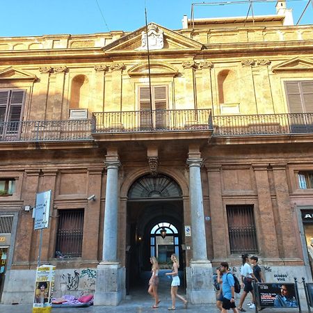 Al Palazzo Del Principe Al Massimo Apartman Palermo Kültér fotó