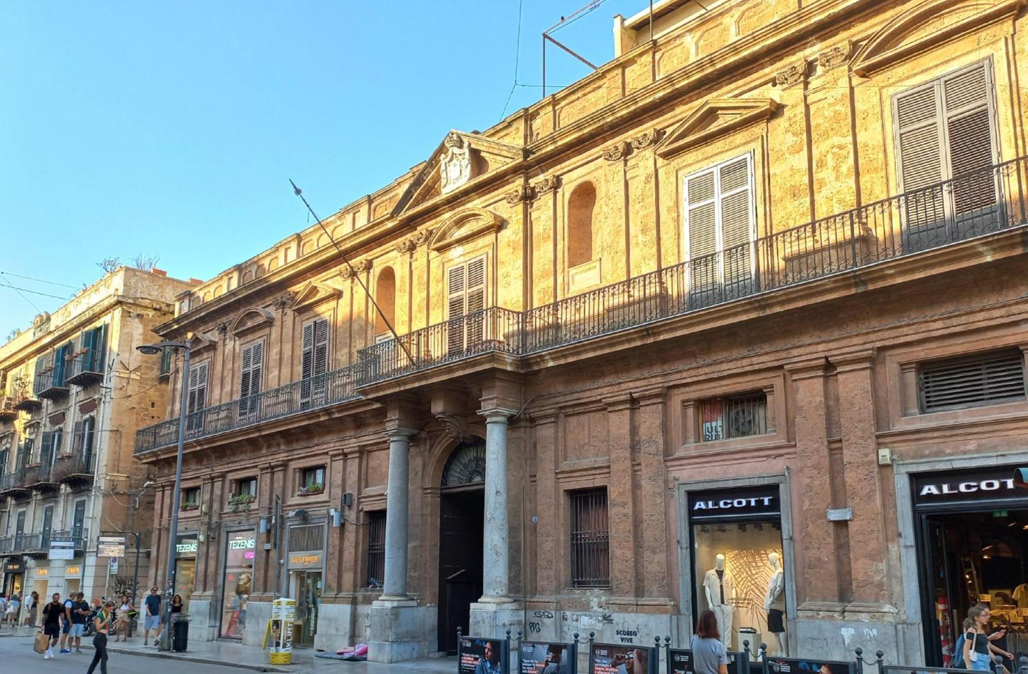 Al Palazzo Del Principe Al Massimo Apartman Palermo Kültér fotó